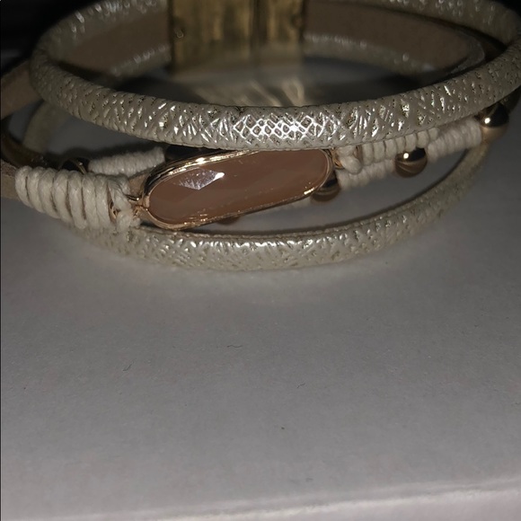 IVORY ZENA ROPE WRAP BRACELET francesca’s new - Picture 4 of 5